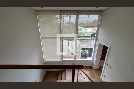 Casa à venda com 707m², 4 quartos e 10 vagasEscada