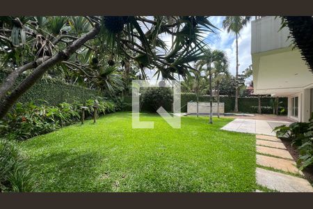 Casa à venda com 707m², 4 quartos e 10 vagasQuintal