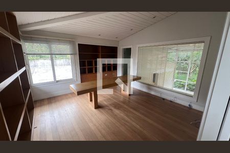 Casa à venda com 707m², 4 quartos e 10 vagasEscritório