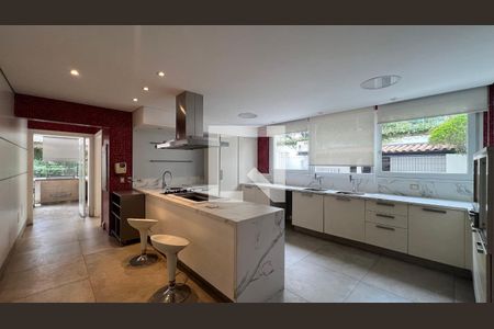 Casa à venda com 707m², 4 quartos e 10 vagasCozinha