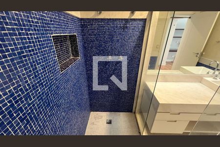 Casa à venda com 707m², 4 quartos e 10 vagasBanheiro da Suíte 3