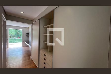 Casa à venda com 707m², 4 quartos e 10 vagasSuite 1