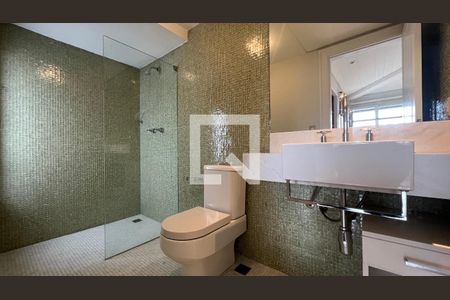 Casa à venda com 707m², 4 quartos e 10 vagasBanheiro do escritório