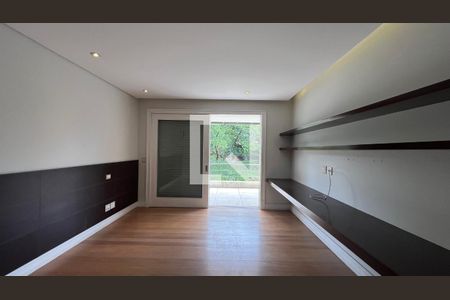 Casa à venda com 707m², 4 quartos e 10 vagasSuite 1