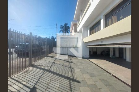 Casa à venda com 288m², 3 quartos e 4 vagas Casa à venda com 288m², 3 quartos e 4 vagasGaragem