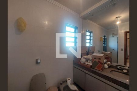 Casa à venda com 288m², 3 quartos e 4 vagas Casa à venda com 288m², 3 quartos e 4 vagasBanheiro 2