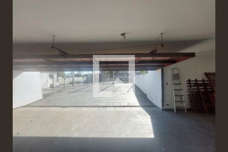 Casa à venda com 288m², 3 quartos e 4 vagas Casa à venda com 288m², 3 quartos e 4 vagasGaragem