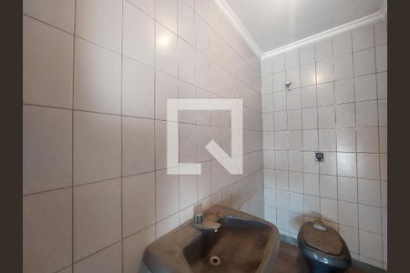 Casa à venda com 288m², 3 quartos e 4 vagas Casa à venda com 288m², 3 quartos e 4 vagasBanheiro na Garagem