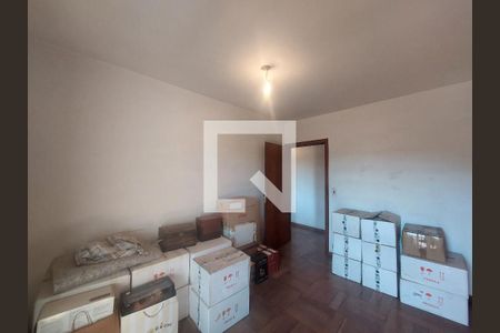 Casa à venda com 288m², 3 quartos e 4 vagas Casa à venda com 288m², 3 quartos e 4 vagasQuarto 3