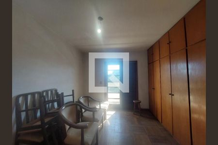 Casa à venda com 288m², 3 quartos e 4 vagas Casa à venda com 288m², 3 quartos e 4 vagasQuarto 2