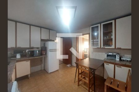 Casa à venda com 288m², 3 quartos e 4 vagas Casa à venda com 288m², 3 quartos e 4 vagasCozinha