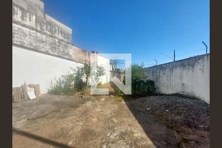 Casa à venda com 288m², 3 quartos e 4 vagas Casa à venda com 288m², 3 quartos e 4 vagasQuintal