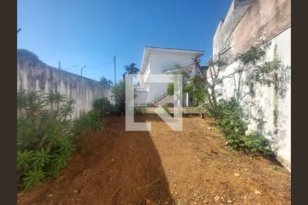 Casa à venda com 288m², 3 quartos e 4 vagas Casa à venda com 288m², 3 quartos e 4 vagasQuintal