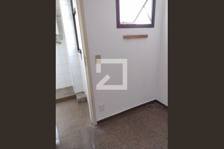 Apartamento para alugar com 158m², 3 quartos e 2 vagas Apartamento para alugar com 158m², 3 quartos e 2 vagasÁrea de serviço