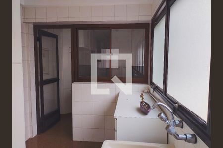 Apartamento para alugar com 158m², 3 quartos e 2 vagas Apartamento para alugar com 158m², 3 quartos e 2 vagasÁrea de serviço