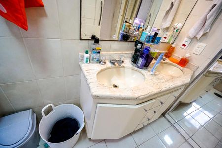 Apartamento à venda com 139m², 4 quartos e 2 vagas Apartamento à venda com 139m², 4 quartos e 2 vagasPia