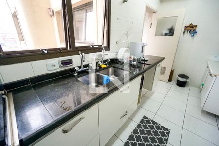 Apartamento à venda com 139m², 4 quartos e 2 vagas Apartamento à venda com 139m², 4 quartos e 2 vagasPia