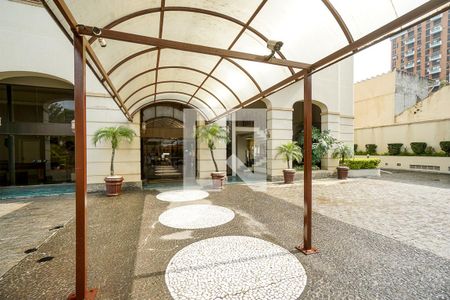 Apartamento à venda com 139m², 4 quartos e 2 vagas Apartamento à venda com 139m², 4 quartos e 2 vagasEntrada