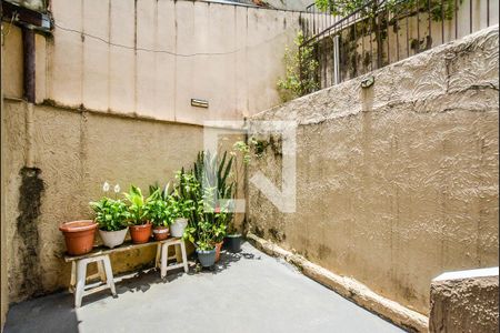 Casa à venda com 111m², 2 quartos e 1 vaga Casa à venda com 111m², 2 quartos e 1 vagaQuintal