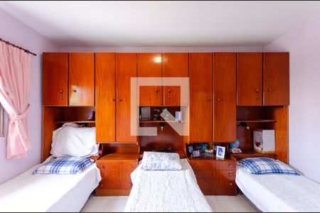 Casa à venda com 220m², 4 quartos e 6 vagas Casa à venda com 220m², 4 quartos e 6 vagasQuarto 1 - casa 1