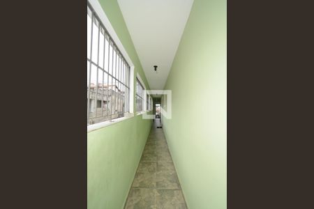 Casa à venda com 110m², 3 quartos e 2 vagasCorredor externo