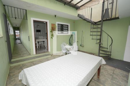 Casa à venda com 110m², 3 quartos e 2 vagasQuintal