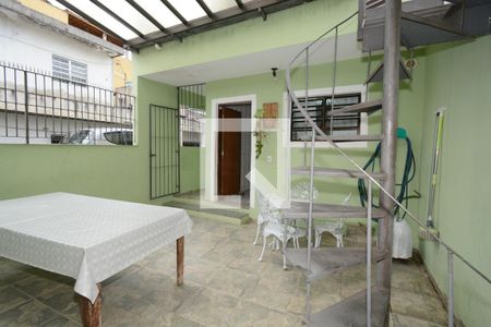 Casa à venda com 110m², 3 quartos e 2 vagasQuintal
