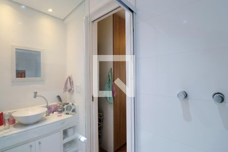 Apartamento à venda com 216m², 3 quartos e 4 vagasBanheiro da Suíte 1
