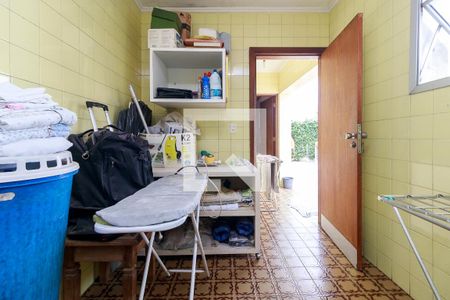 Casa à venda com 320m², 4 quartos e 2 vagas Casa à venda com 320m², 4 quartos e 2 vagasÁrea de Serviço