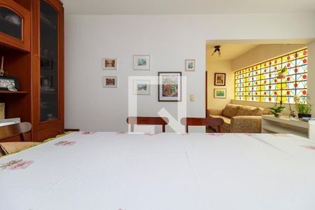 Casa à venda com 320m², 4 quartos e 2 vagas Casa à venda com 320m², 4 quartos e 2 vagasSala de Jantar