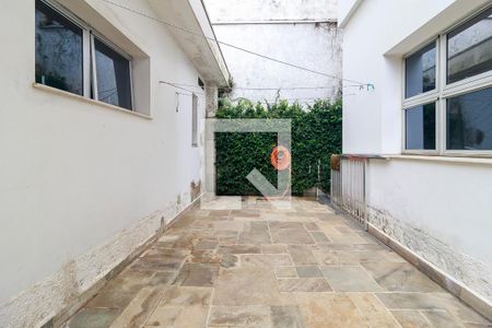 Casa à venda com 320m², 4 quartos e 2 vagas Casa à venda com 320m², 4 quartos e 2 vagasQuintal