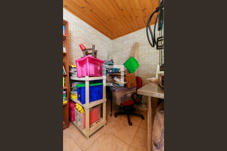 Casa à venda com 320m², 4 quartos e 2 vagas Casa à venda com 320m², 4 quartos e 2 vagasDepósito