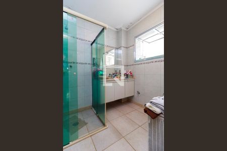 Casa à venda com 320m², 4 quartos e 2 vagas Casa à venda com 320m², 4 quartos e 2 vagasBanheiro 3