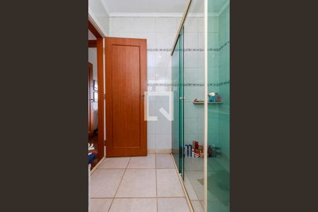 Casa à venda com 320m², 4 quartos e 2 vagas Casa à venda com 320m², 4 quartos e 2 vagasBanheiro 3