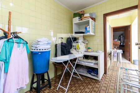 Casa à venda com 320m², 4 quartos e 2 vagas Casa à venda com 320m², 4 quartos e 2 vagasÁrea de Serviço