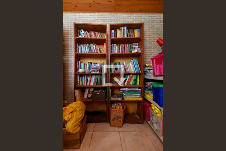 Casa à venda com 320m², 4 quartos e 2 vagas Casa à venda com 320m², 4 quartos e 2 vagasDepósito