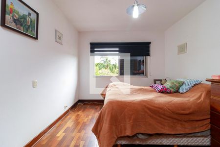 Casa à venda com 320m², 4 quartos e 2 vagas Casa à venda com 320m², 4 quartos e 2 vagasQuarto 2