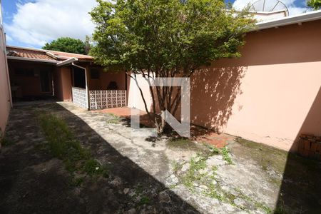 Casa à venda com 263m², 3 quartos e 2 vagasQuintal / Garagem