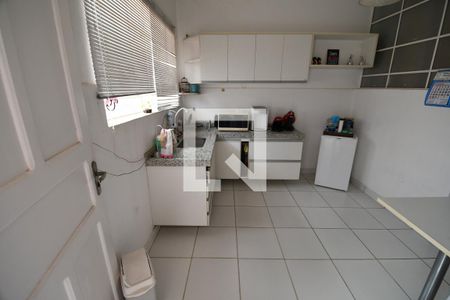 Casa à venda com 263m², 3 quartos e 2 vagasCozinha