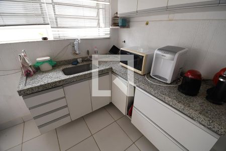Casa à venda com 263m², 3 quartos e 2 vagasCozinha