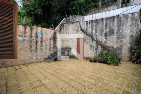 Casa à venda com 173m², 3 quartos e 3 vagas Casa à venda com 173m², 3 quartos e 3 vagasÁrea externa