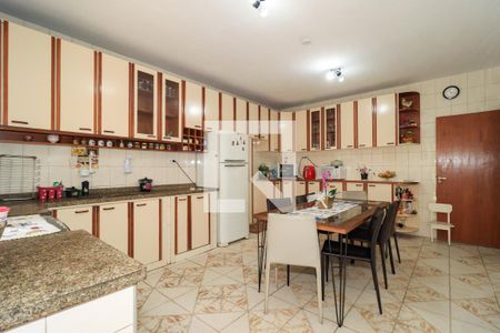 Casa à venda com 173m², 3 quartos e 3 vagas Casa à venda com 173m², 3 quartos e 3 vagasCozinha