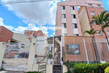 Apartamento à venda com 65m², 3 quartos e 1 vaga Apartamento à venda com 65m², 3 quartos e 1 vagaFachada e Portaria