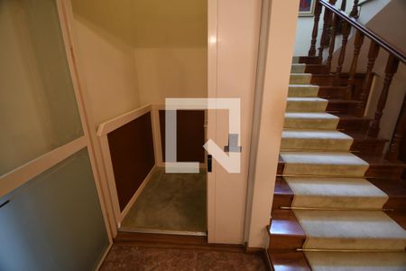 Casa de condomínio à venda com 800m², 4 quartos e 1 vagaElevador