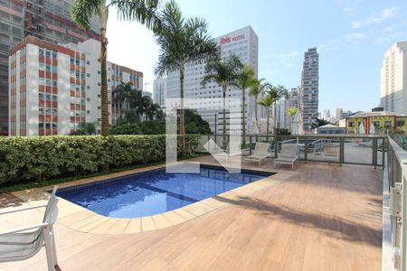 Apartamento à venda com 101m², 2 quartos e 3 vagas Apartamento à venda com 101m², 2 quartos e 3 vagasÁrea comum - Piscina