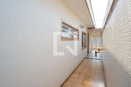 Casa à venda com 220m², 3 quartos e 5 vagasCorredor de entrada