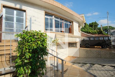 Casa à venda com 220m², 3 quartos e 5 vagasFrente