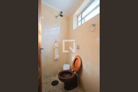 Casa à venda com 220m², 3 quartos e 5 vagasBanheiro de serviço