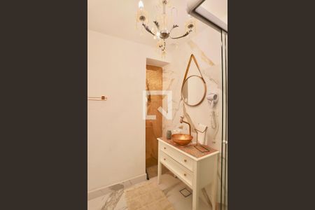 Casa à venda com 274m², 6 quartos e 1 vaga Casa à venda com 274m², 6 quartos e 1 vagaBanheiro/Suíte 5