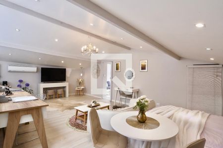 Casa à venda com 274m², 6 quartos e 1 vaga Casa à venda com 274m², 6 quartos e 1 vagaSuíte 6